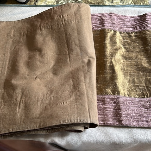 Crate & Barrel Placemats. Never used set of 6. Beautiful unique color. - Picture 4 of 7